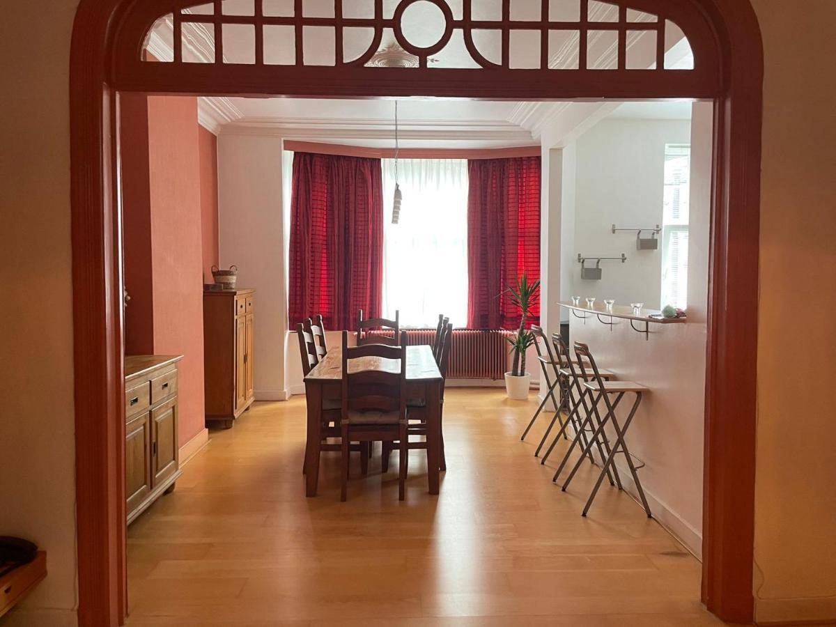 De Charme Dans Maison De Maitre Bruxelloise * Bruxelas